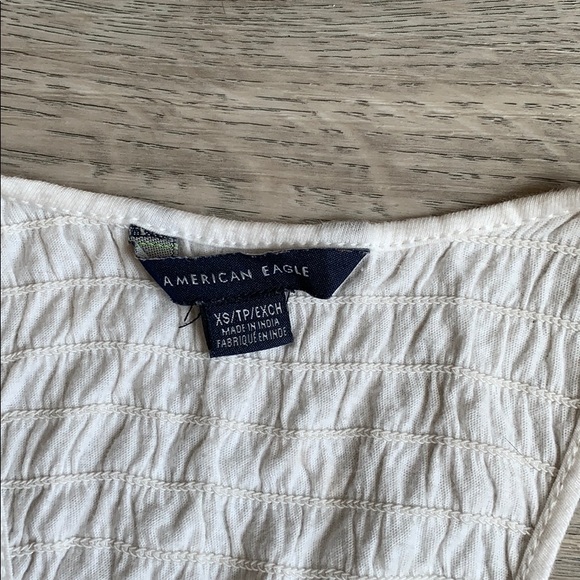 American eagle White top<3. - Picture 2 of 6